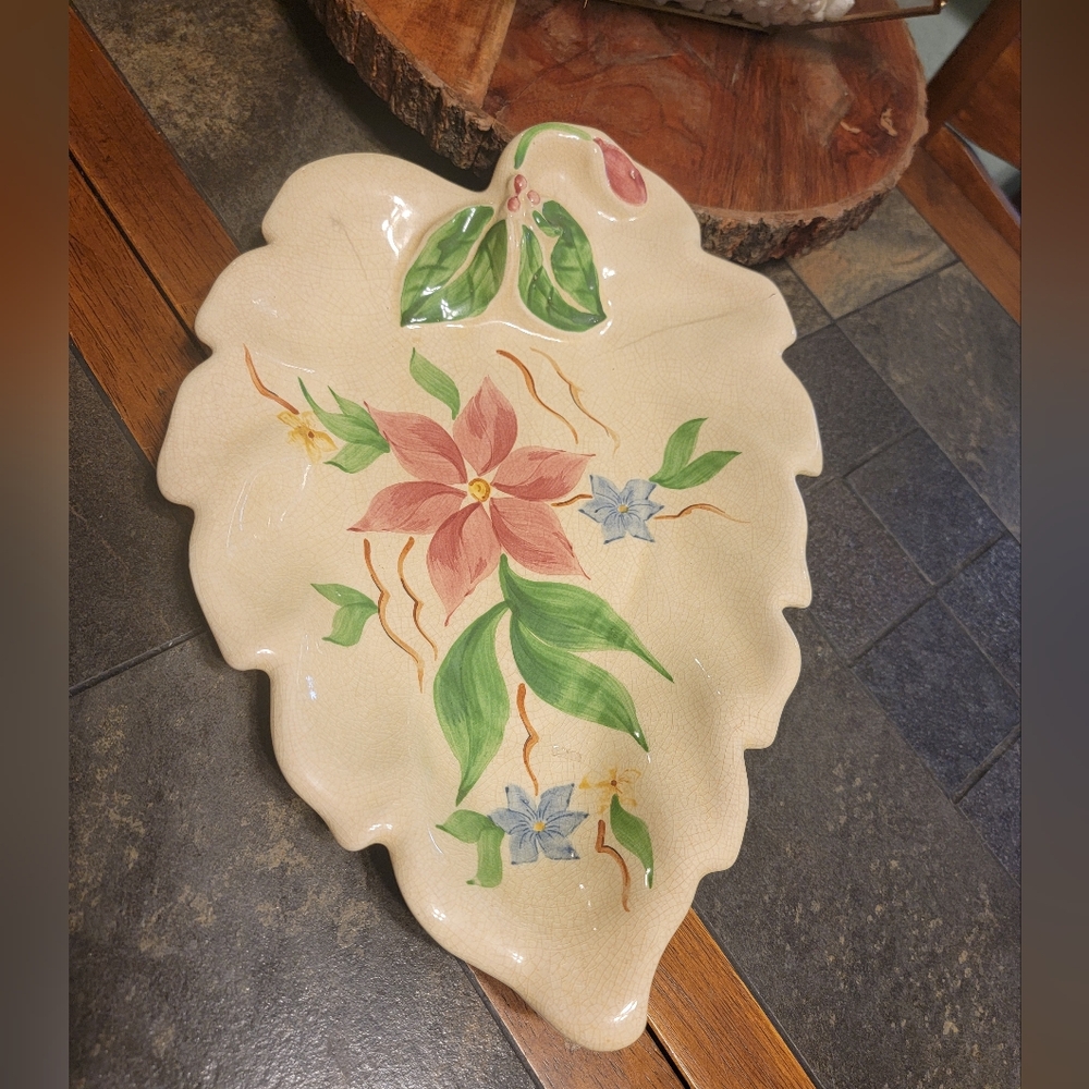 Leaf-Shaped Ceramic Decorative‎ Plate